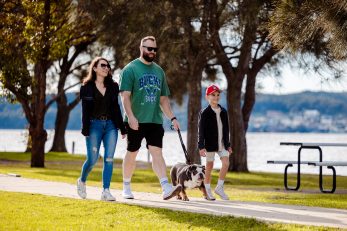Belmont Lakeside Holiday Park - walking dog