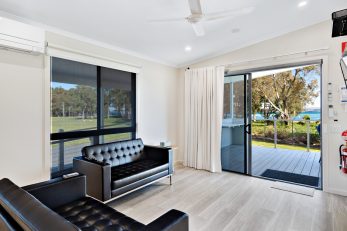 Swansea Lakeside Holiday Park Inclusive Villa accessible 619 - Lake Mac Villa Lounge